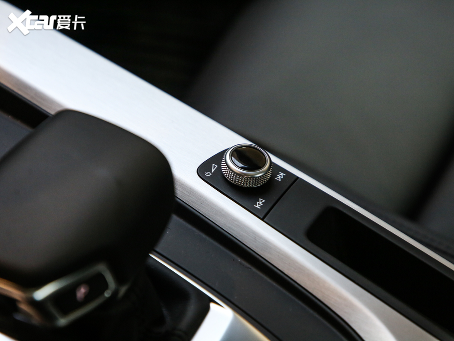 2021WA5 40 TFSI quattro AӸ