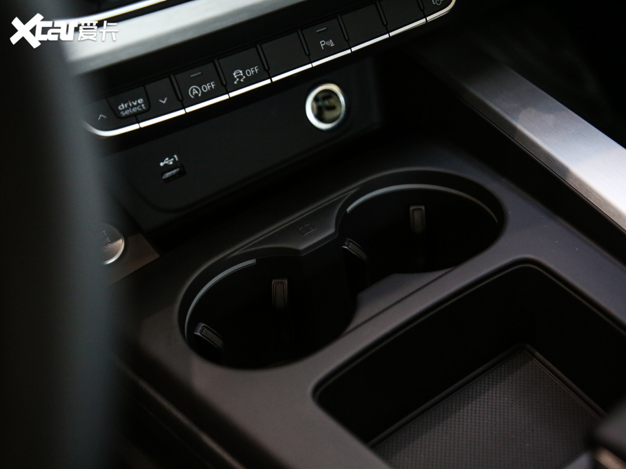 2021WA5 40 TFSI quattro AӸ