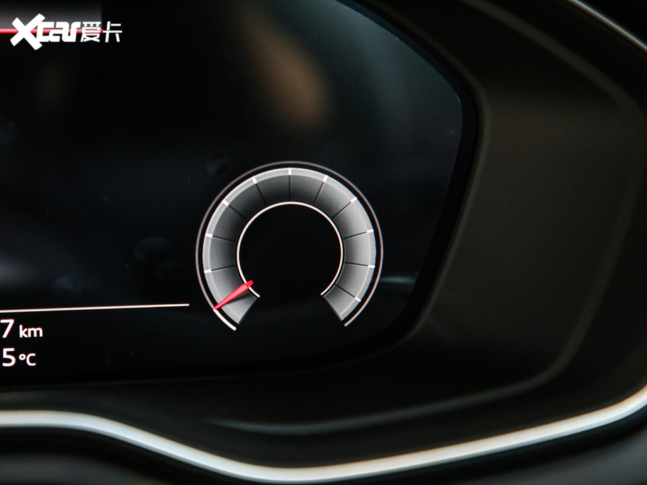 2021WA5 40 TFSI quattro AӸ