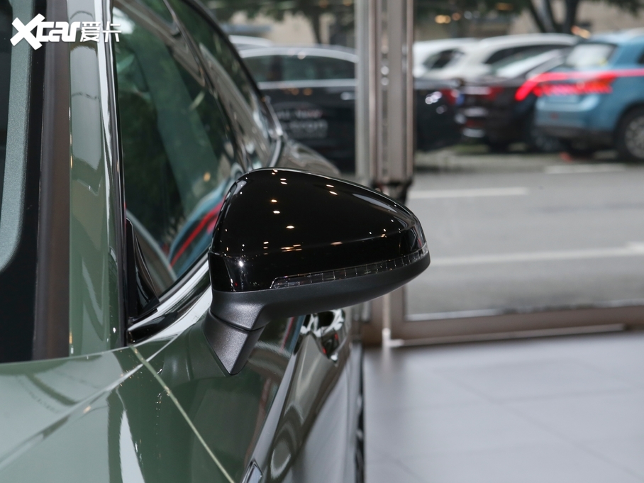 2021WA5 40 TFSI quattro AӸ