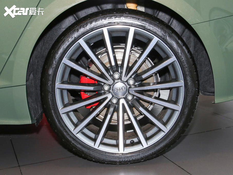 2021WA5 40 TFSI quattro AӸ