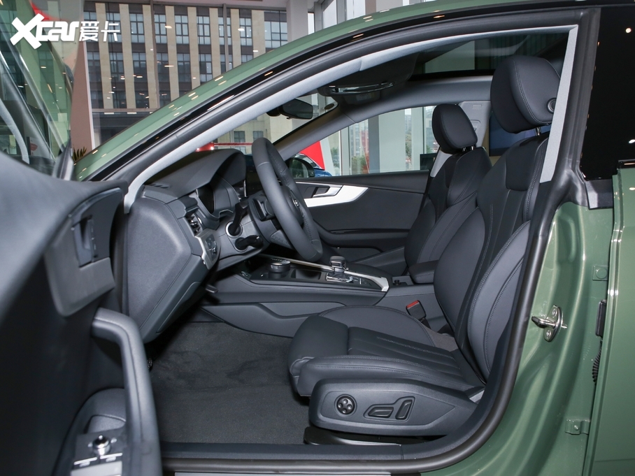 2021WA5 40 TFSI quattro AӸ