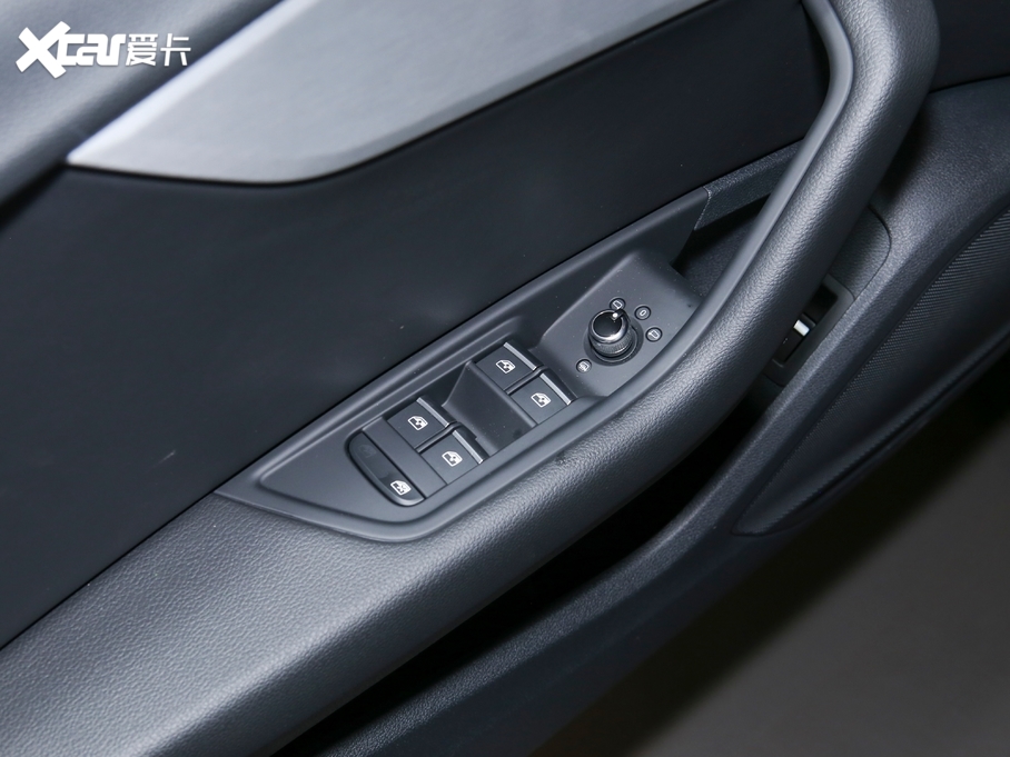 2021WA5 40 TFSI quattro AӸ