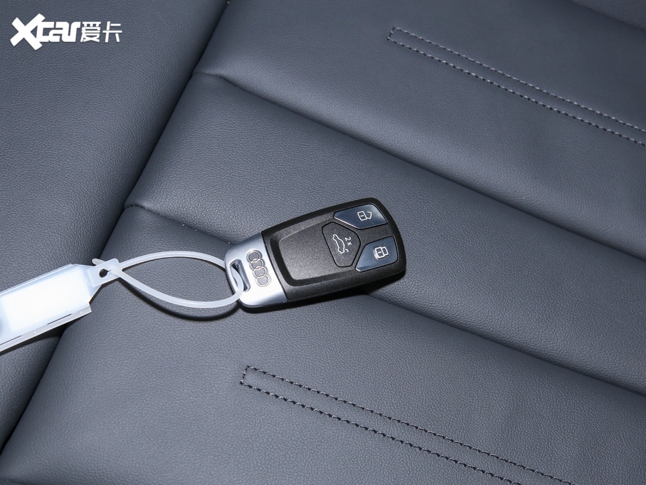 2021WA5 40 TFSI quattro AӸ