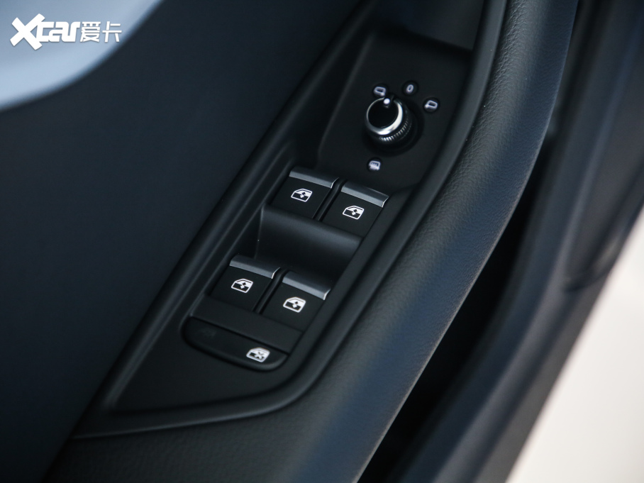 2021?yun)WA5 40 TFSI quattro A