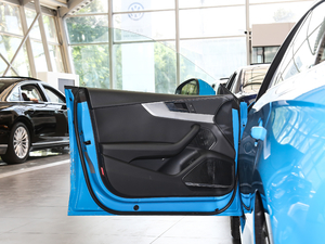 202145 TFSI quattro xӸ {λ܇T