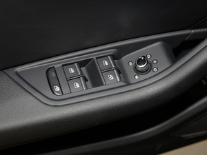 202145 TFSI quattro xӸ {܇ƅ^	