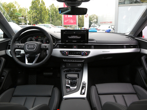 2021款45 TFSI quattro 臻选动感型 内饰全景