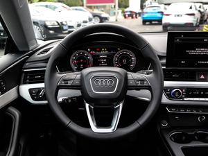 2021款45 TFSI quattro 臻选动感型 方向盘