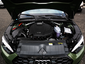 2021款45 TFSI quattro 臻选动感型 发动机