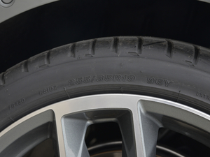 202145 TFSI quattro xӸ ݆̥ߴ