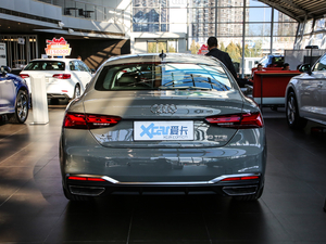 202140 TFSI quattro AӸ 	