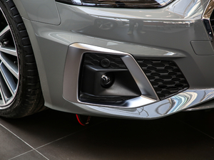 202140 TFSI quattro AӸ ^