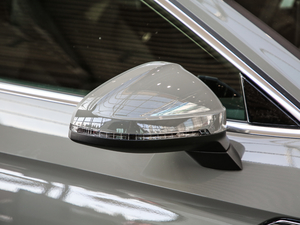 202140 TFSI quattro AӸ ^