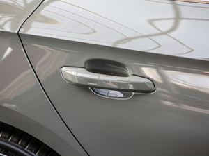 202140 TFSI quattro AӸ ^