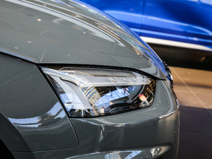 202140 TFSI quattro AӸ ^