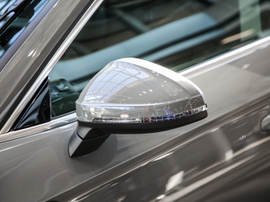 202140 TFSI quattro AӸ ^