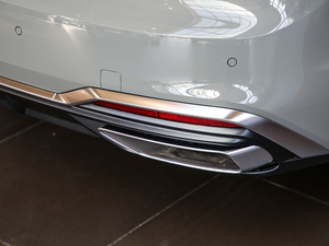 202140 TFSI quattro AӸ ^