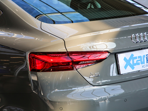 202140 TFSI quattro AӸ ^