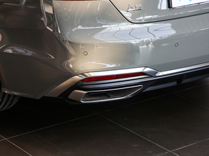 202140 TFSI quattro AӸ ^