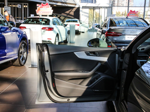 202140 TFSI quattro AӸ {λ܇T