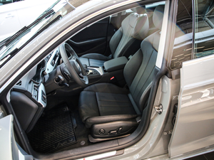 202140 TFSI quattro AӸ {