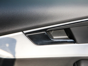 202140 TFSI quattro AӸ g