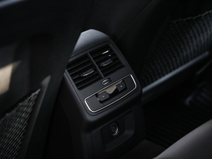 202140 TFSI quattro AӸ g