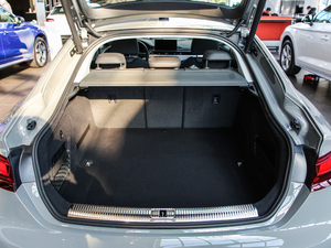 202140 TFSI quattro AӸ g