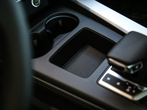 202140 TFSI quattro AӸ п؅^