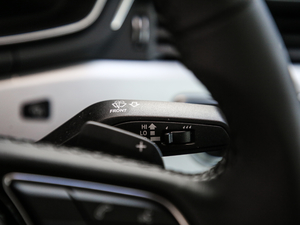 202140 TFSI quattro AӸ п؅^