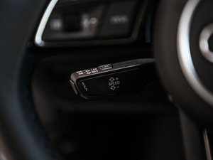 202140 TFSI quattro AӸ п؅^