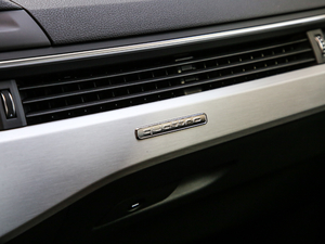 202140 TFSI quattro AӸ п؅^