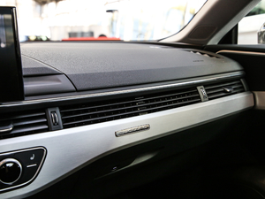 202140 TFSI quattro AӸ п؅^