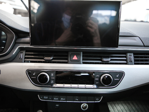 202140 TFSI quattro AӸ п؅^