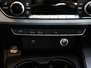 202140 TFSI quattro A(dng) п؅^(q)