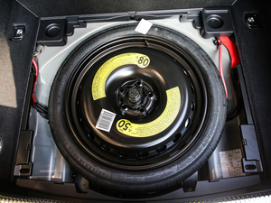 202140 TFSI quattro AӸ ̥