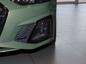 202140 TFSI quattro AӸ ^