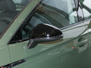 202140 TFSI quattro AӸ ^