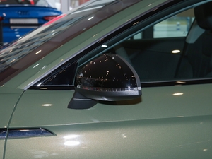 202140 TFSI quattro AӸ ^