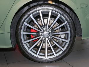 202140 TFSI quattro AӸ ^