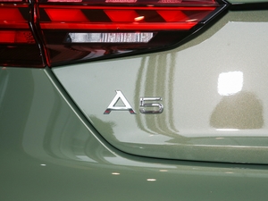 202140 TFSI quattro AӸ ^