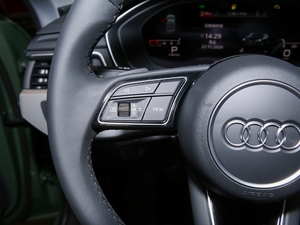 202140 TFSI quattro AӸ п؅^