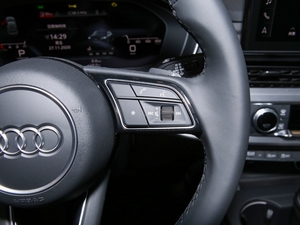 202140 TFSI quattro AӸ {