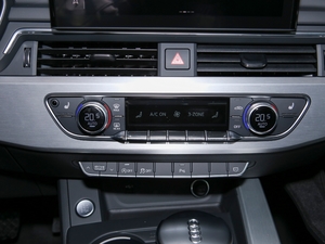 202140 TFSI quattro AӸ {{