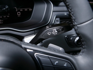 202140 TFSI quattro AӸ п؅^