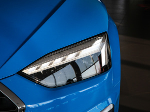 2021款40 TFSI quattro 豪华智雅型 大灯