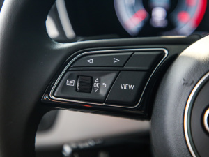 202140 TFSI quattro A п؅^