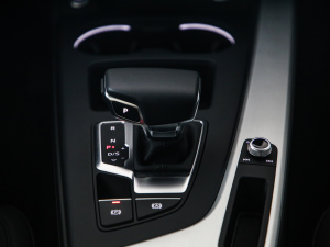 202140 TFSI quattro A п؅^