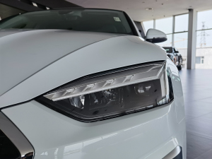 2021款40 TFSI 时尚动感型 大灯